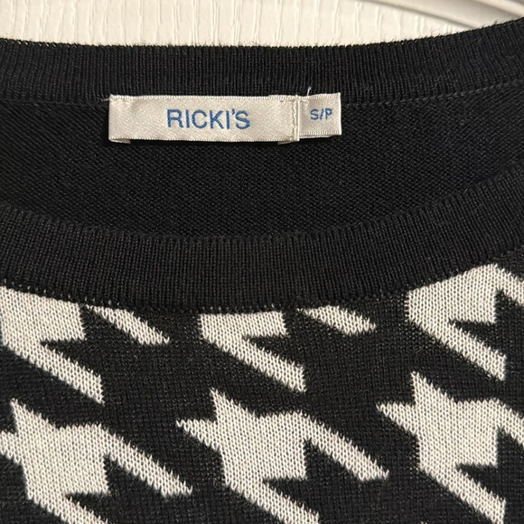 Ricki’s Women’s Pull Over Sweater, Size S/P - Picture 2 of 3
